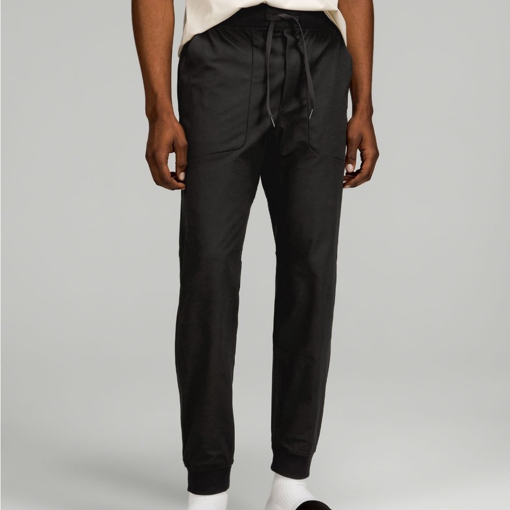Nearly new ABC joggers in black size Small. shorter length*